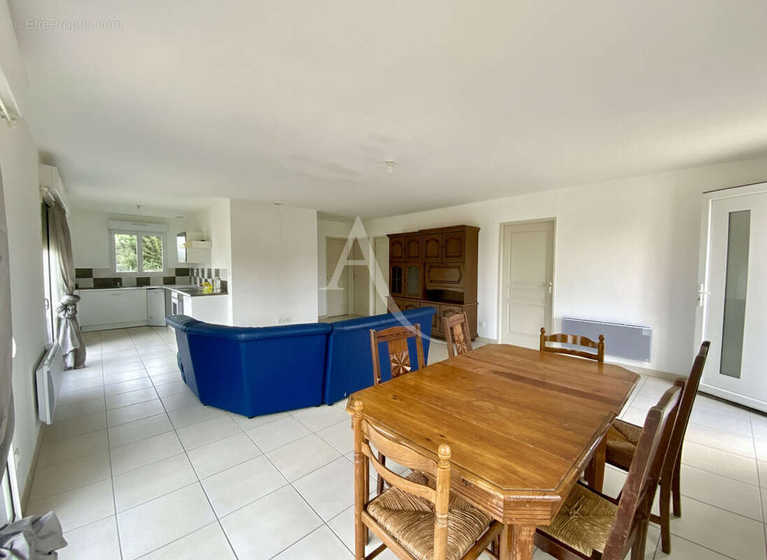 Maison à SAINT-BONNET-SUR-GIRONDE