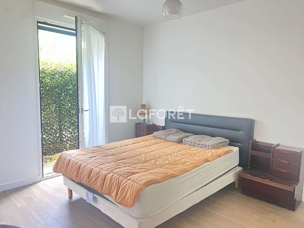 Saint Cloud 2P 49 m²,  terrasse, cave et parking - photo 4