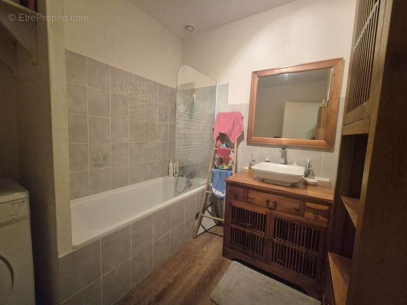 Appartement à SAINT-DENIS-DU-PIN