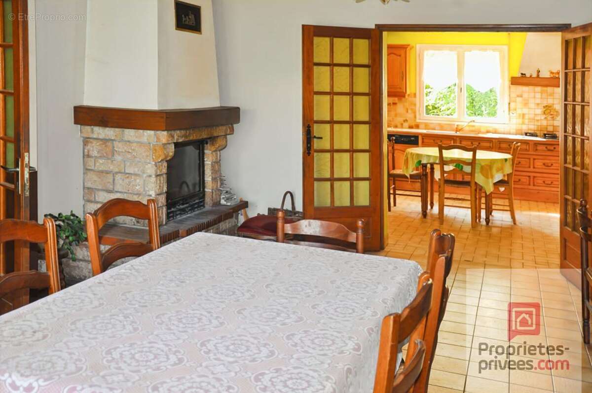 Maison à AHUILLE