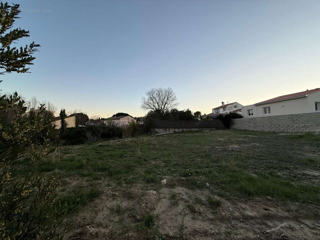 Terrain à PAILHES