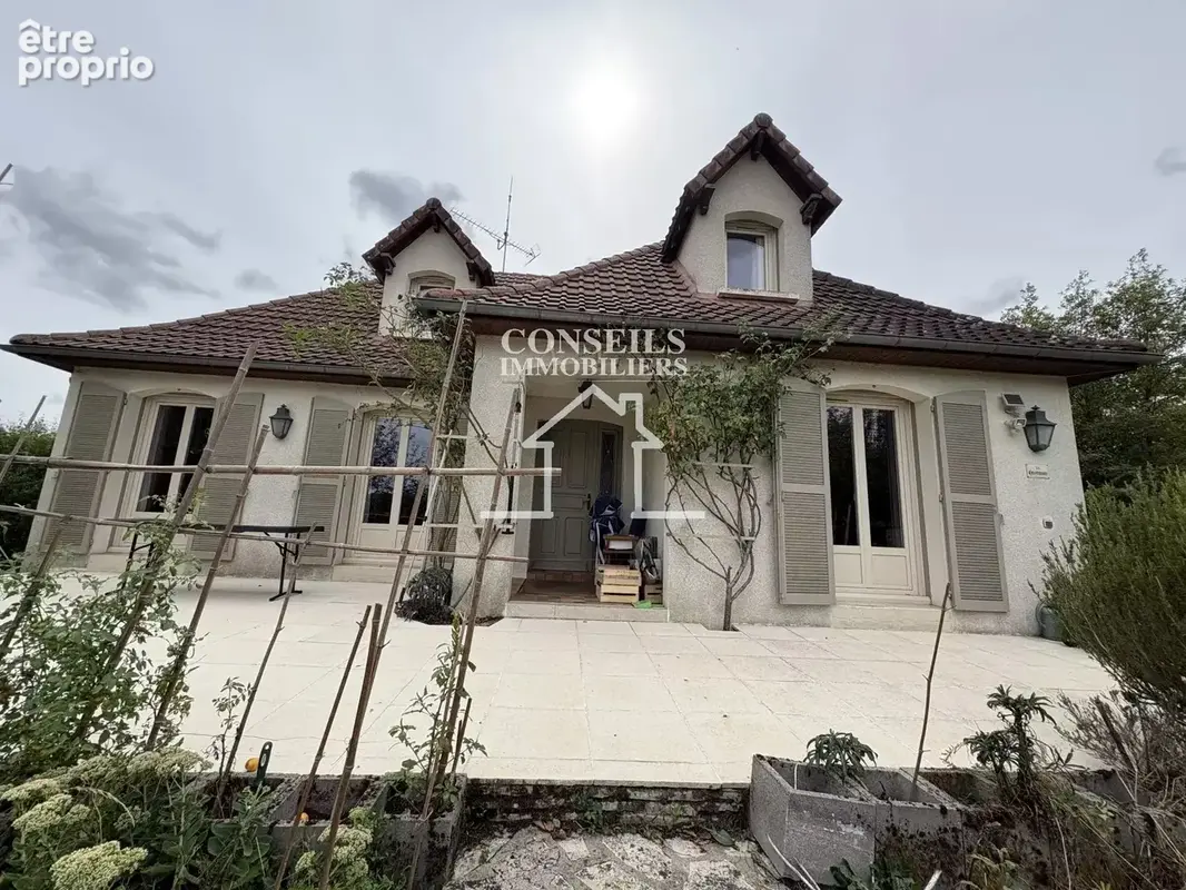 Maison à PRECY-SUR-VRIN