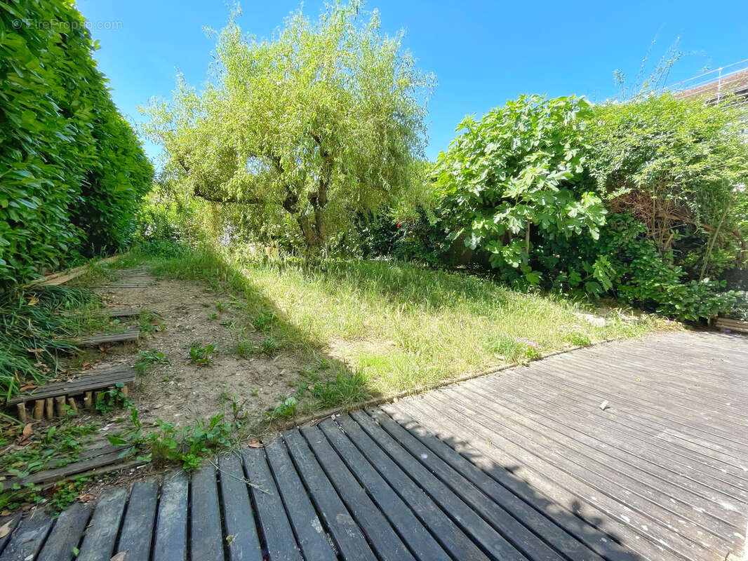 Appartement à SAINT-GENIS-LAVAL