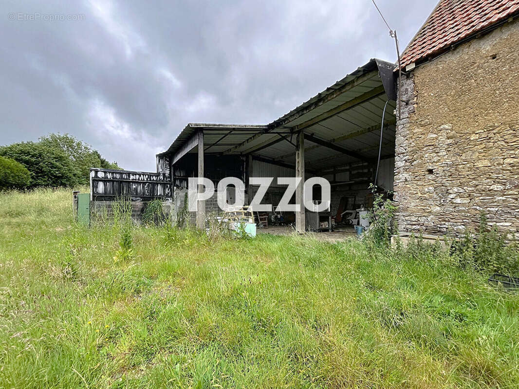 Maison à SAINT-MARTIN-DE-BONFOSSE