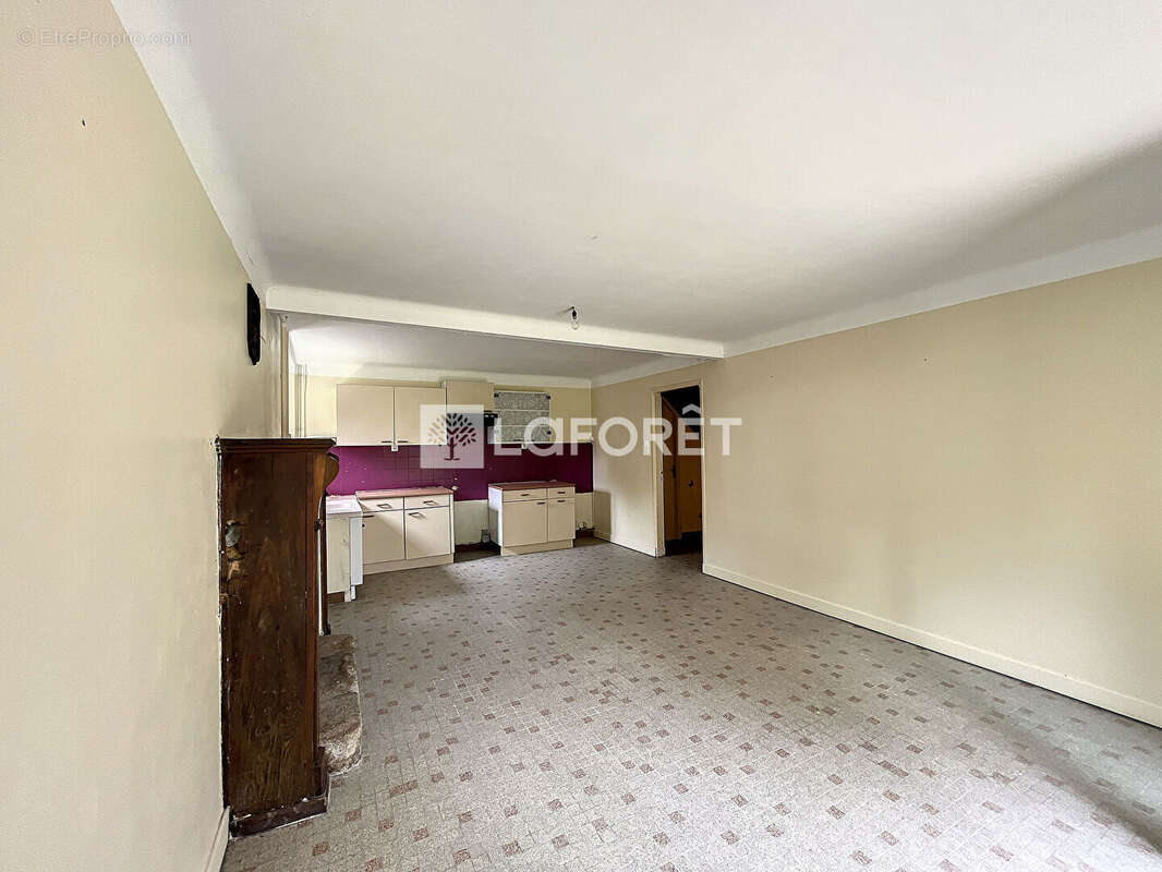 Maison à BAINS-SUR-OUST