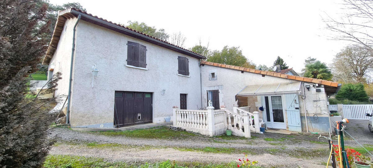 20251105_144847 - Maison à JAVERLHAC-ET-LA-CHAPELLE-SAINT-ROBERT