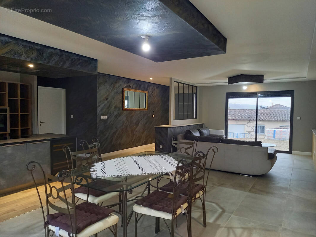 Maison à LEZAT-SUR-LEZE