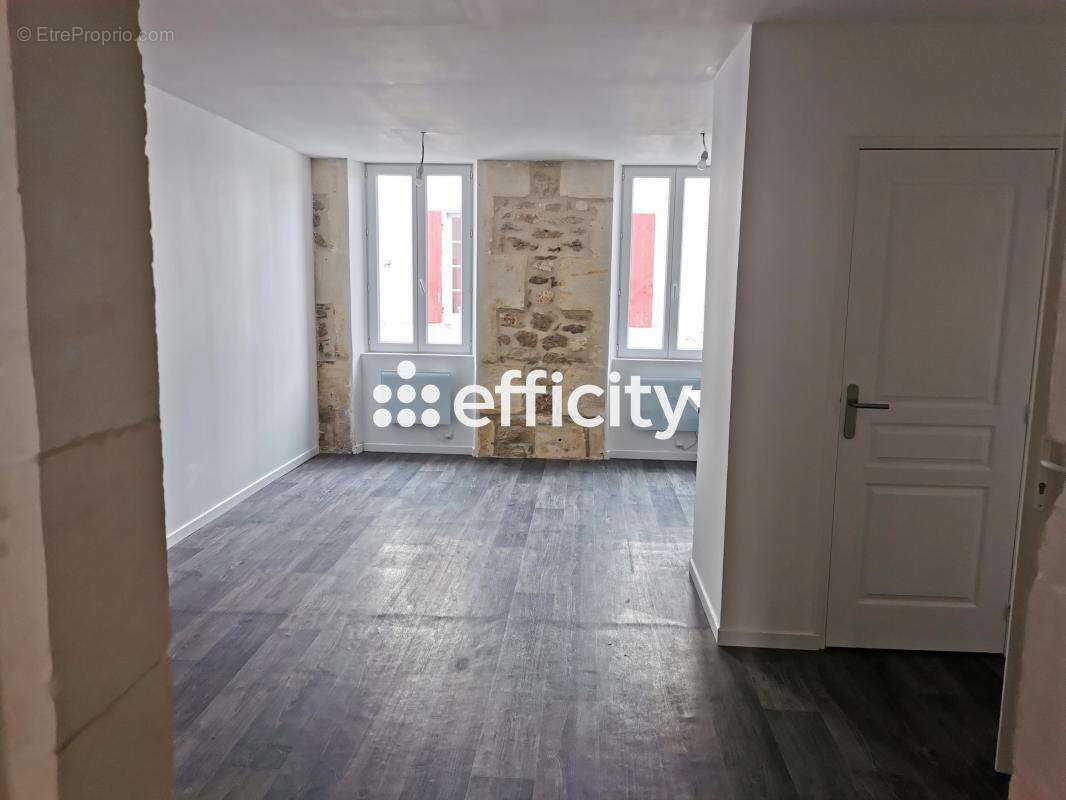 Appartement à BRIZAMBOURG