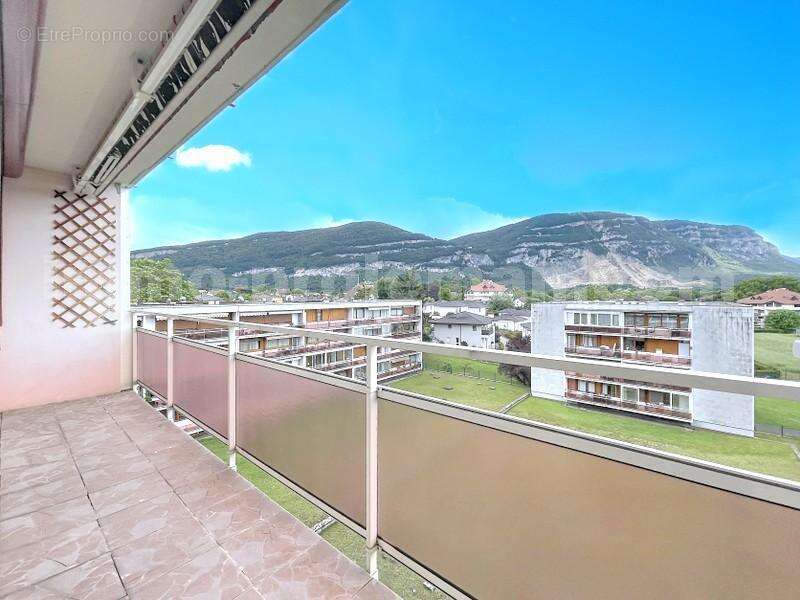 Appartement_T4_Gaillard_belle_superficie_proche_prox_frontière_Suisse_direction_GENEVE_autoroutes_investissement_locatif_vente_vue_séjour_cuisine_ouverte_ - Appartement à GAILLARD