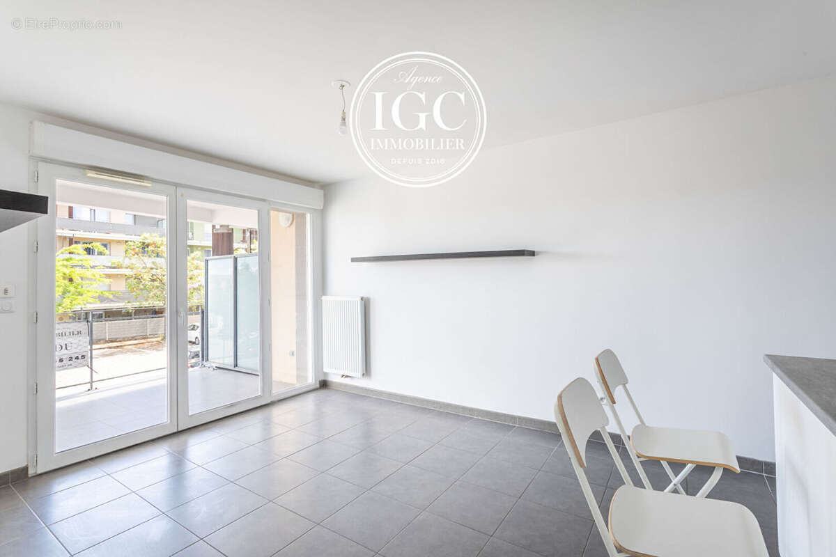Appartement à CHATEAUNEUF-LES-MARTIGUES