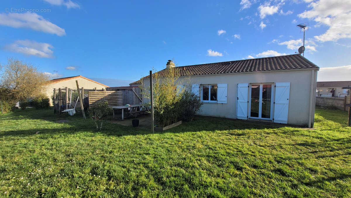 Maison à LA CHAPELLE-ROUSSELIN