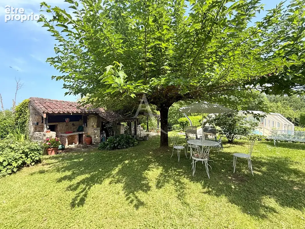 Maison en pierre avec grange et piscine - photo 2