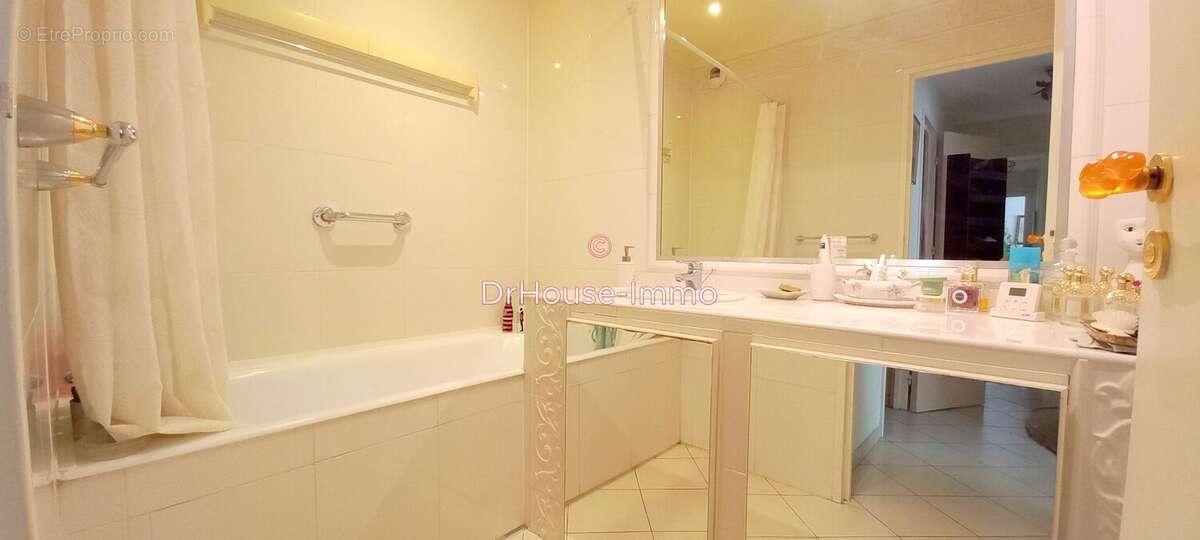 Appartement à PARIS-20E