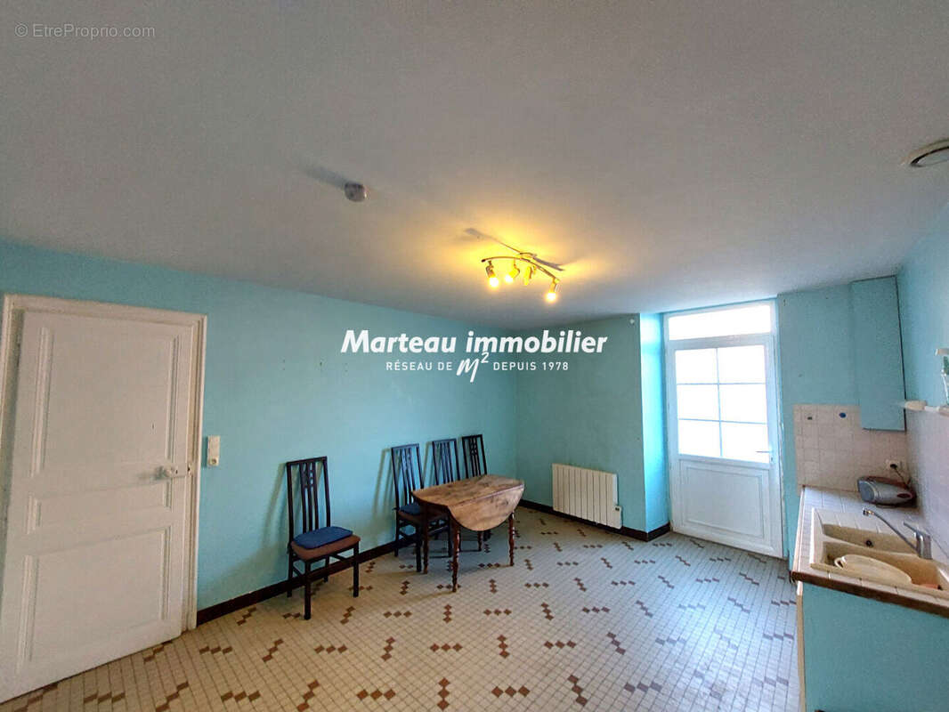 Maison à MONCE-EN-BELIN