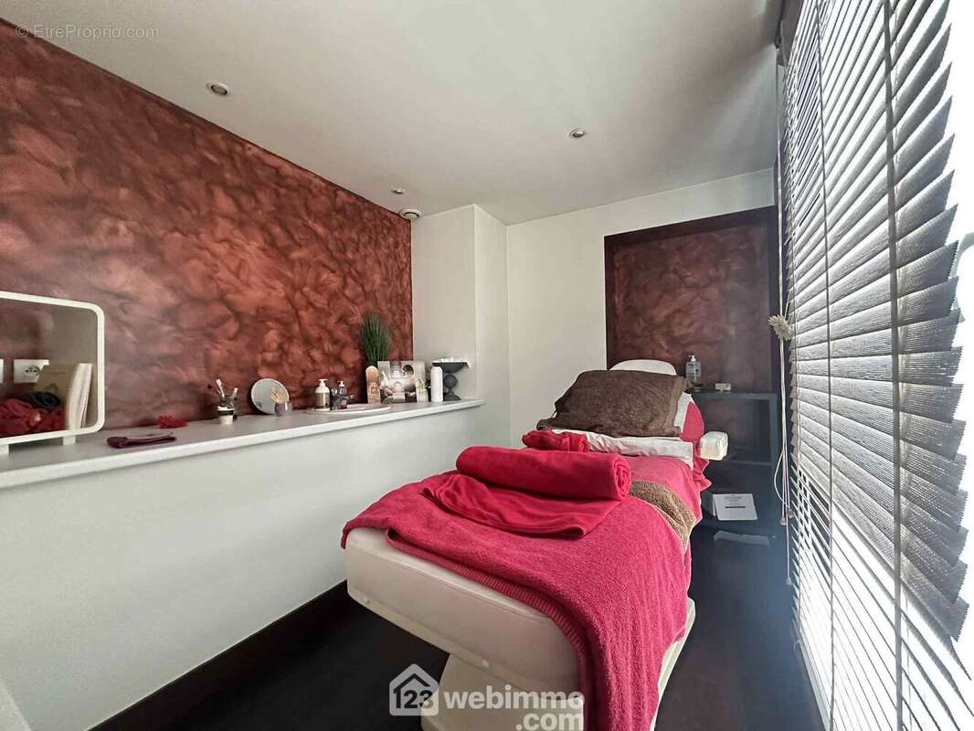 Une pièce de 15 m² aménager selon vos envies - Commerce à LAON