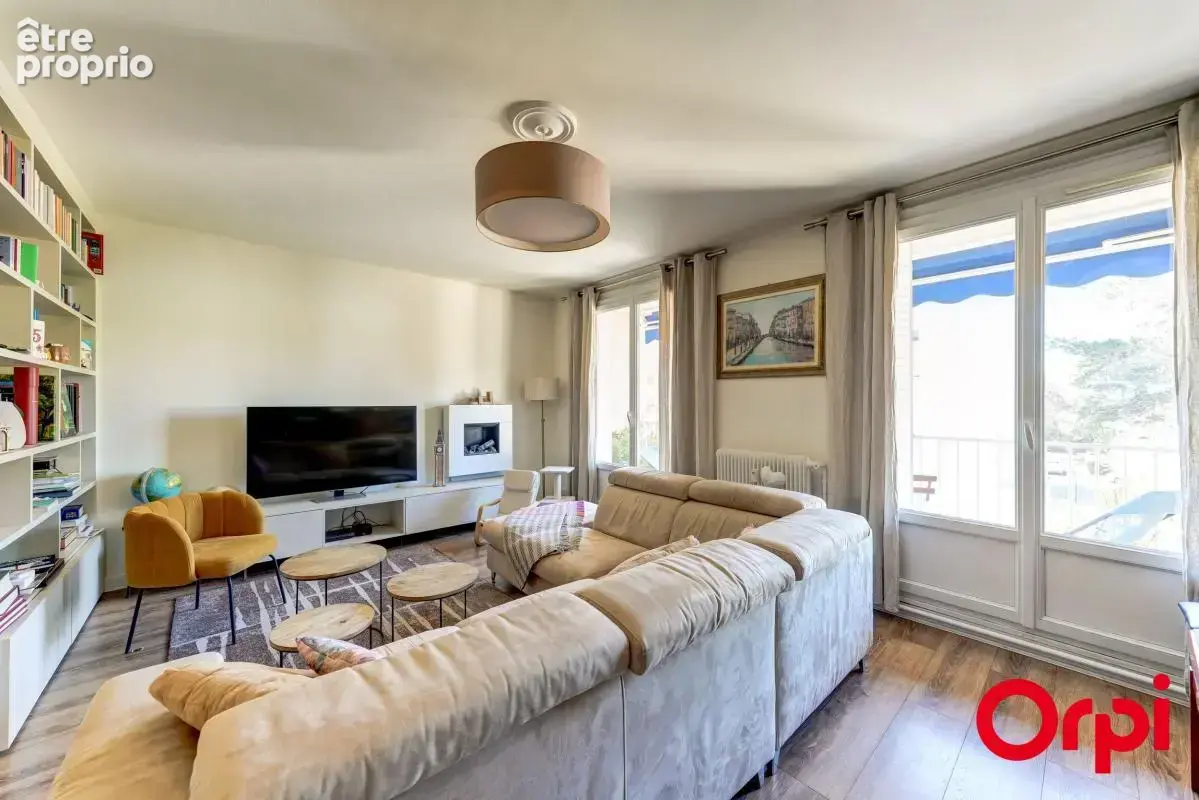 Appartement À Vendre T5 avec cave et place de stationnement - photo 5
