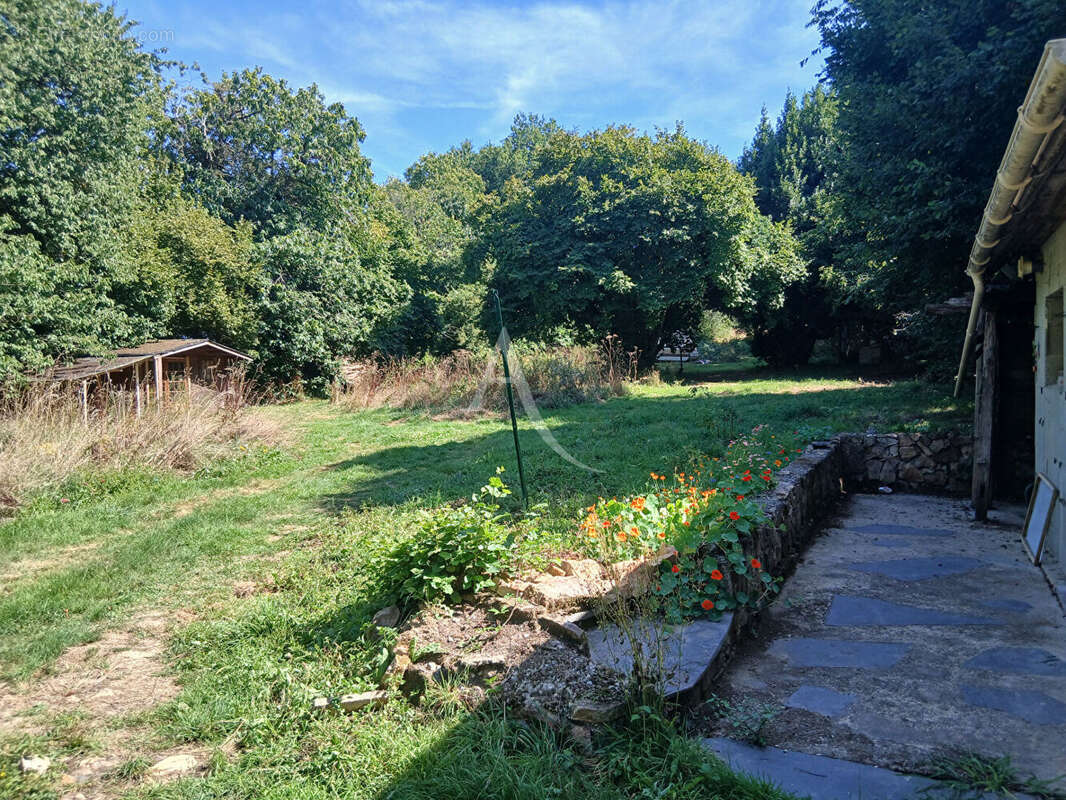 Terrain à BOUILLE-MENARD