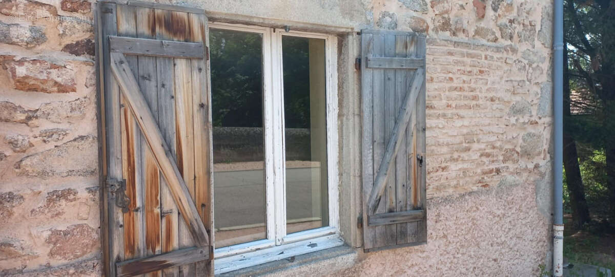 Appartement à LA PACAUDIERE