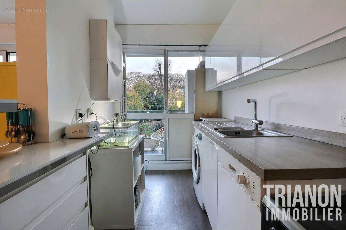 Appartement à LE MESNIL-LE-ROI