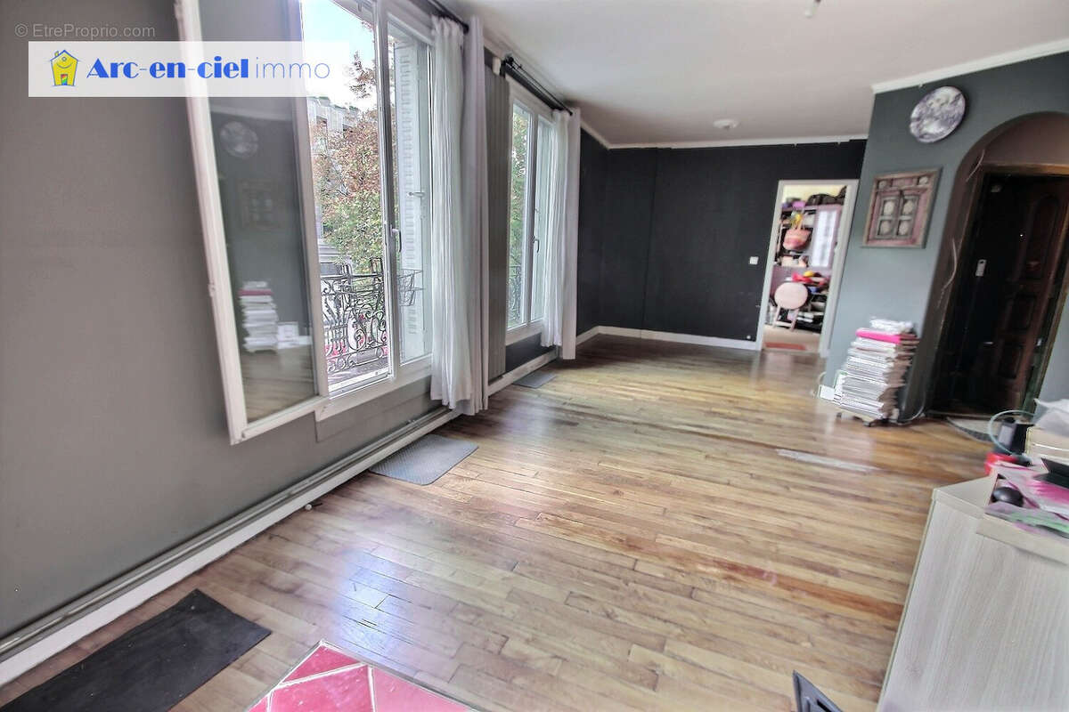 Appartement à PARIS-18E