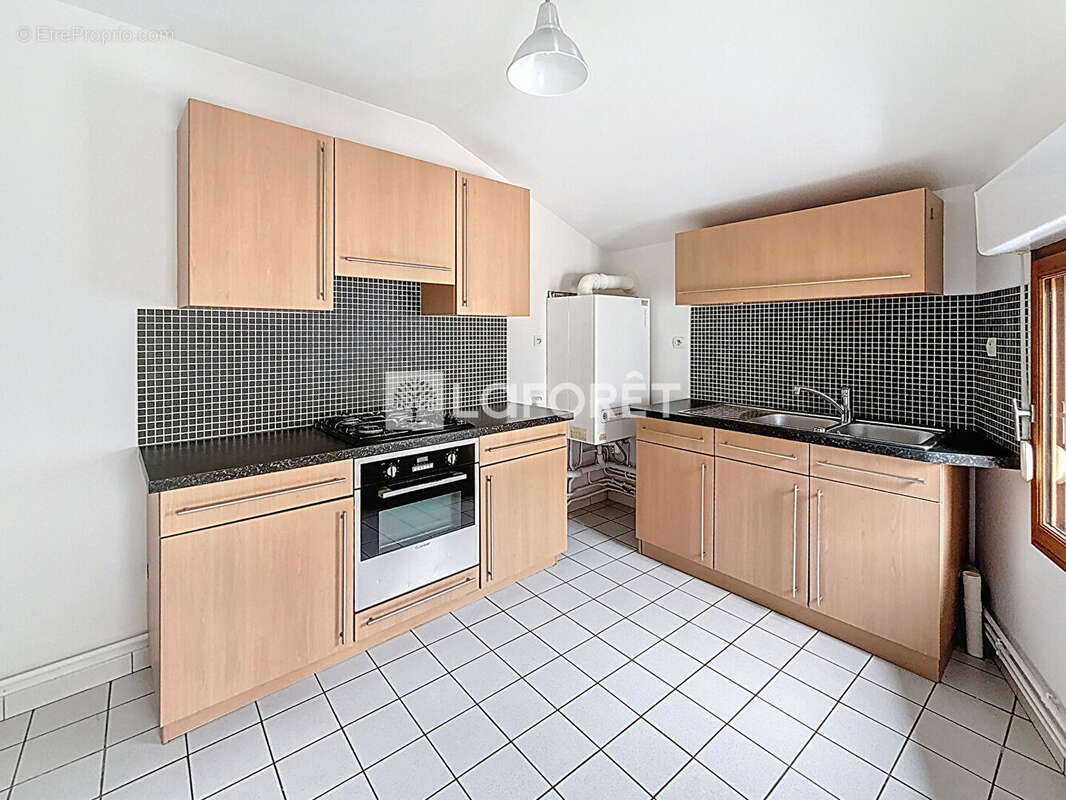 Appartement a renover chalons en champagne - 3 pièce(s) - 69.45 m2 - photo 2