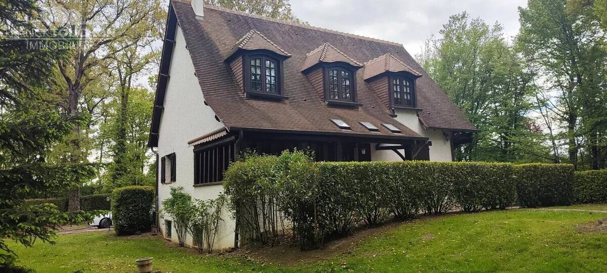 Maison à FERRIERES-EN-GATINAIS