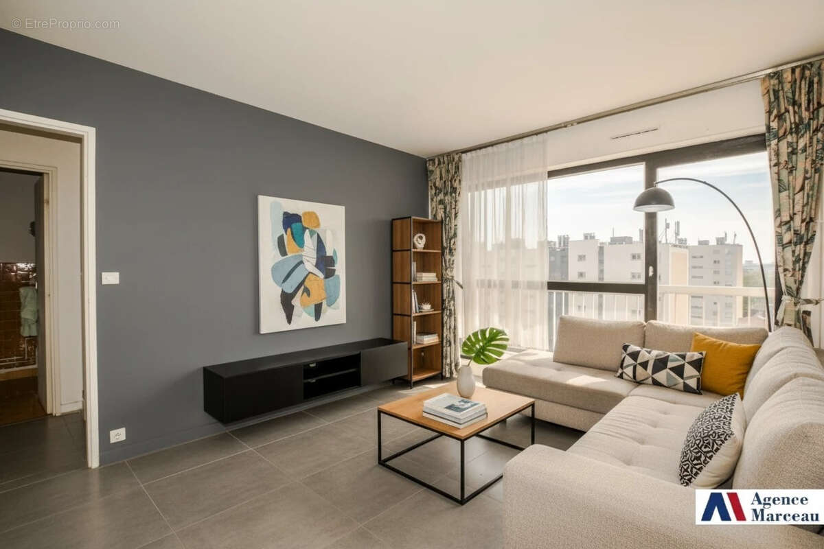 Appartement à COURBEVOIE