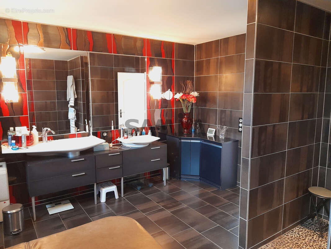 Maison à RIBAUTE-LES-TAVERNES