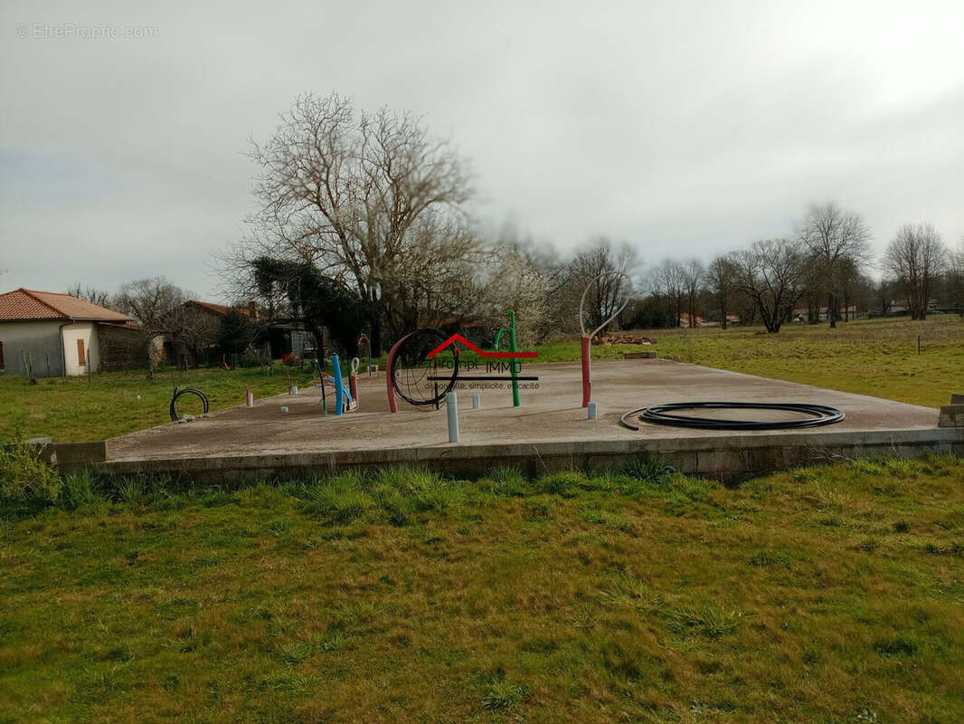 Terrain à SAINT-SEVER