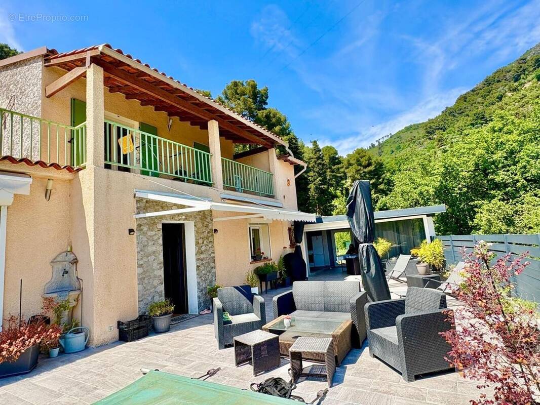 Photo 1 - Maison à CASTELLAR