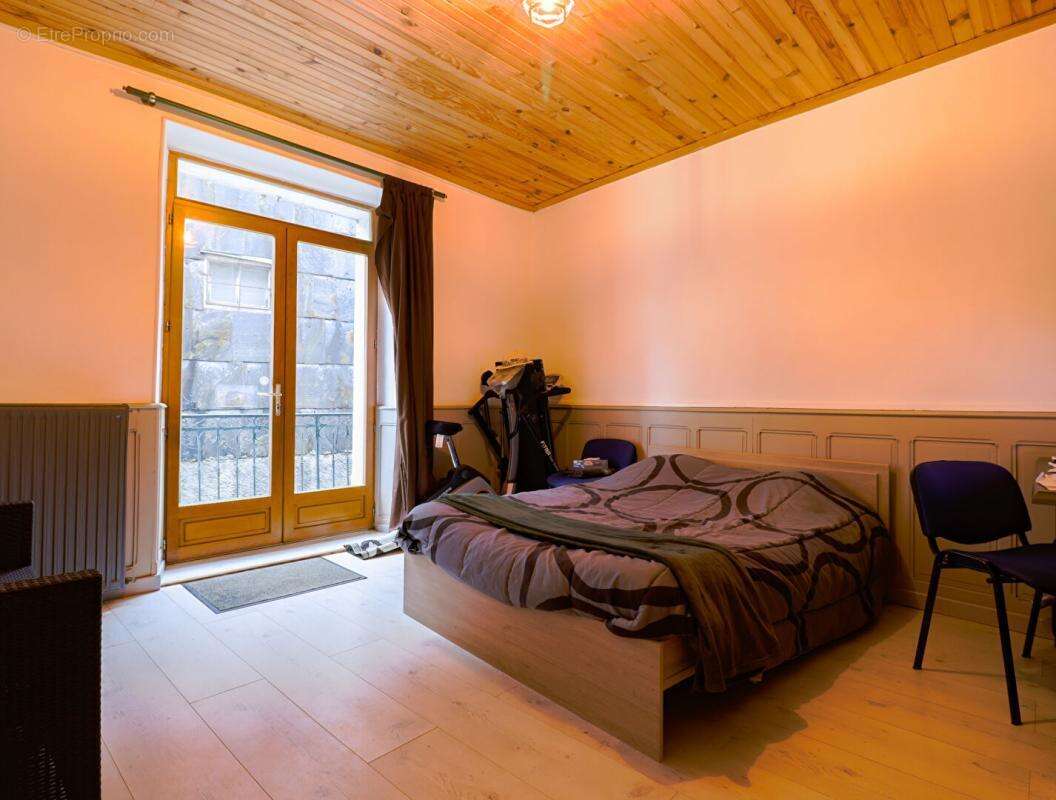 Maison Moulin Mage maison rénovée de 140 m² au coeur du village - photo 3