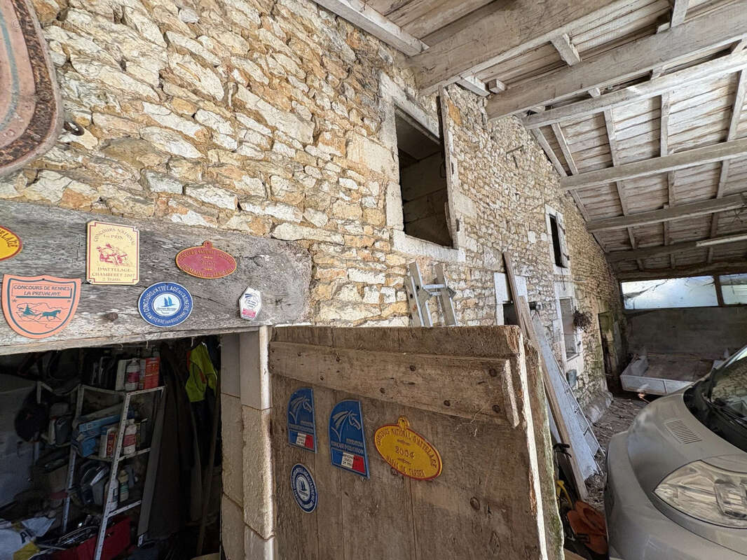 Maison à SAINT-SAVINIEN