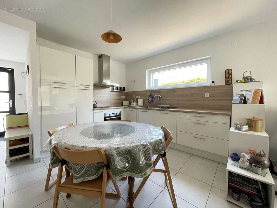 Maison 96 m² à Saint-Louis  - photo 8