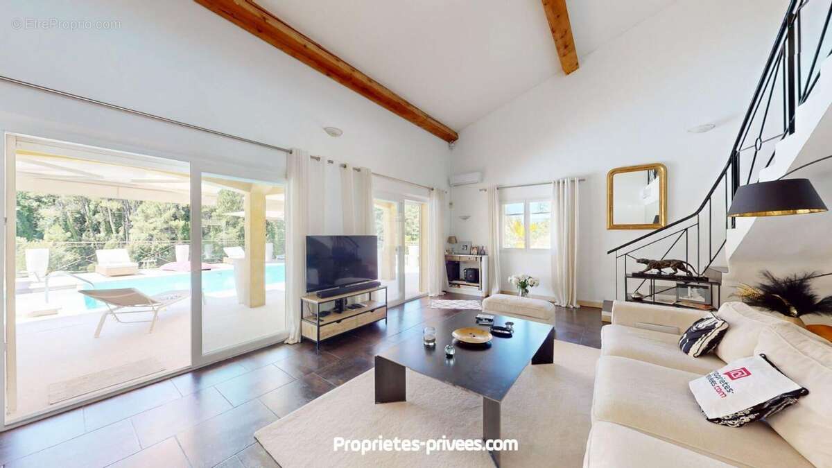 Maison à MONTAUROUX