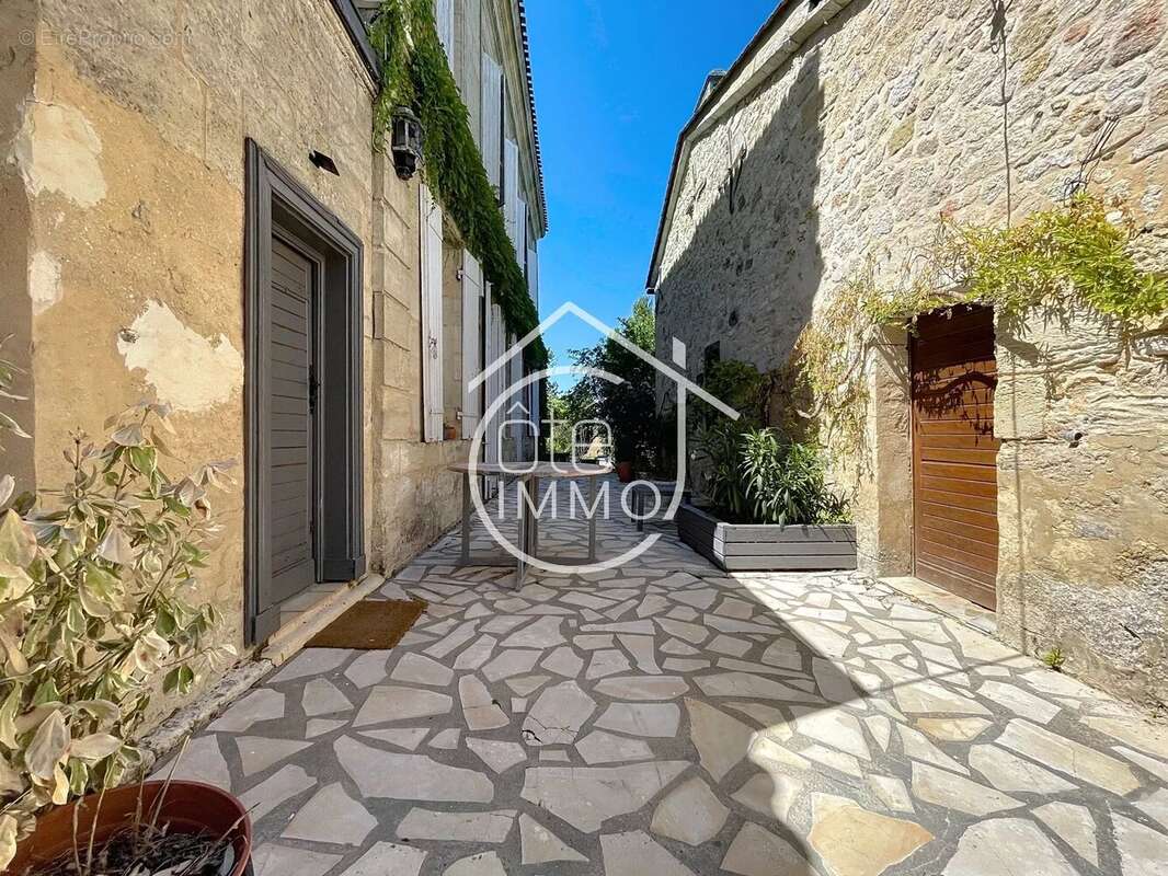 Francs : Propriété de charme en pierre - photo 12