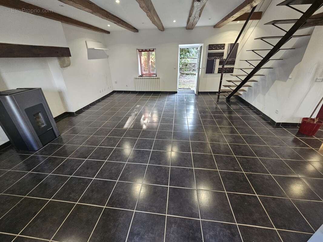 Maison à SAINT-JULIEN-LE-PETIT