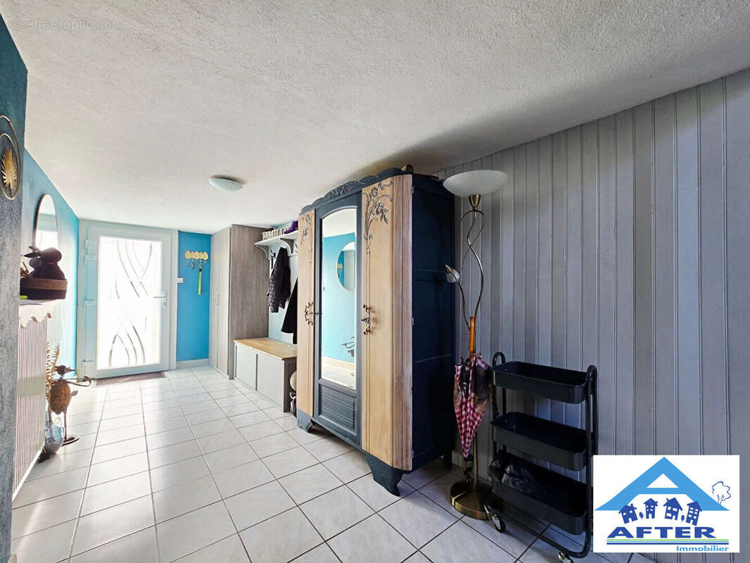 Maison à AZERAILLES