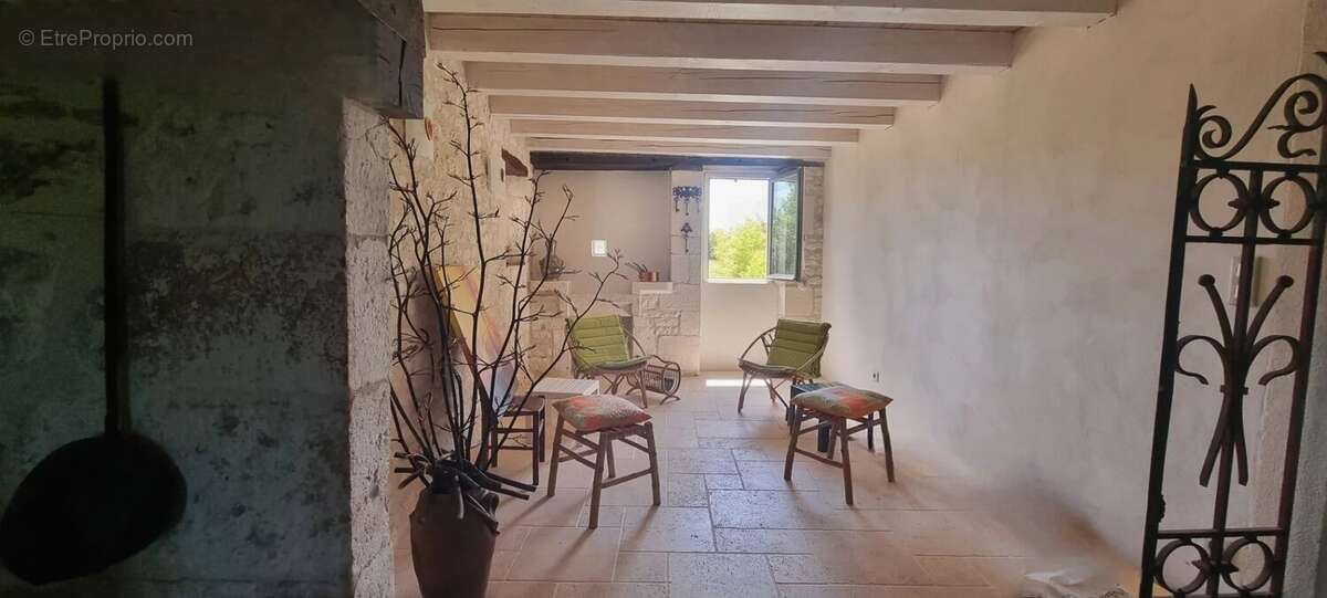 Maison à CASTELNAU-MONTRATIER