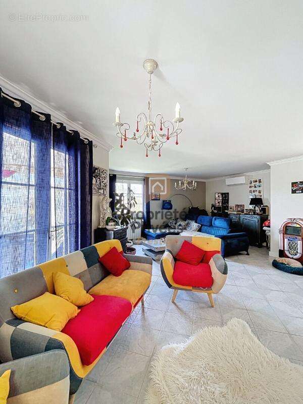 Maison à SAINT-MAXIMIN-LA-SAINTE-BAUME