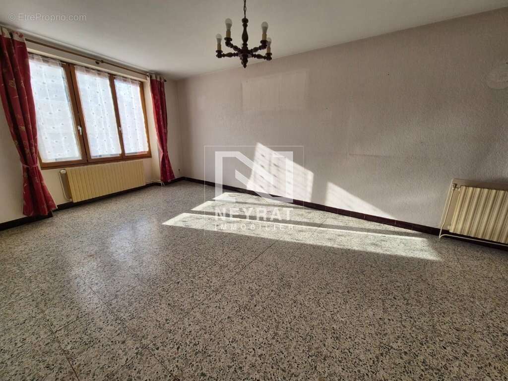 Maison à SAINT-LEGER-SUR-DHEUNE