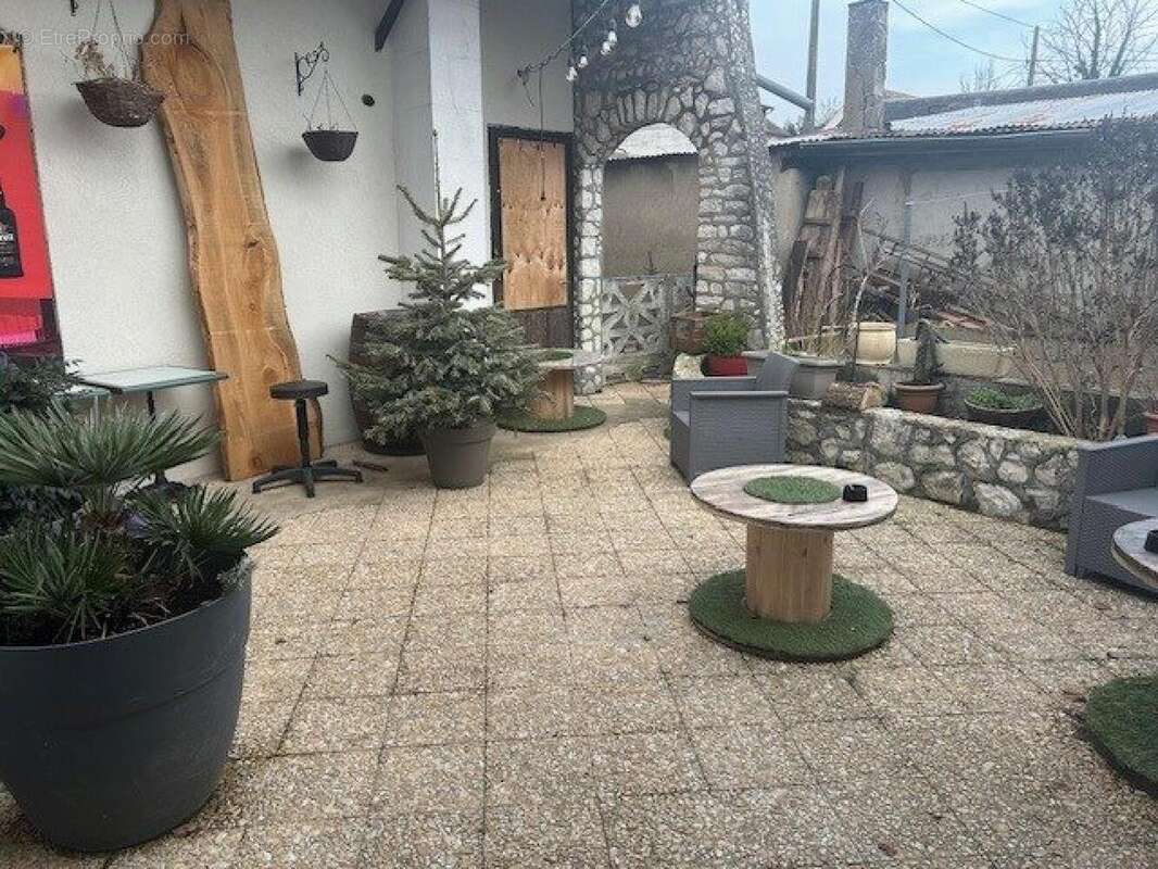 Photo 5 - Commerce à BREVAL