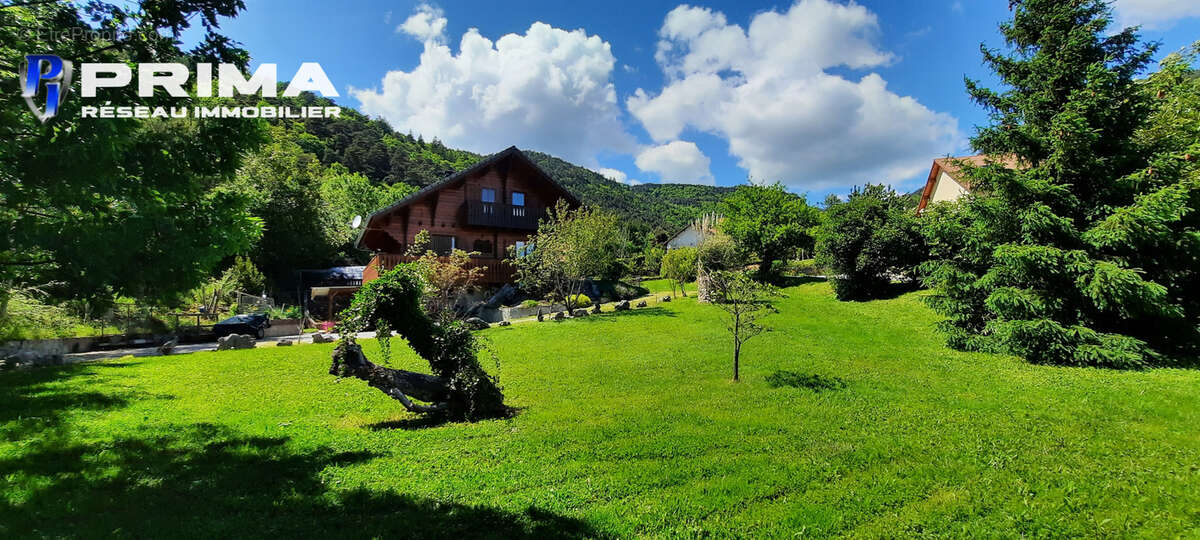 Maison à PRUNIERES