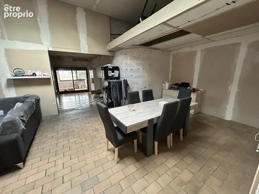 Proche A23, beau potentiel pour cette maison à rénover développant environ 241m2 + sous-sol ! - photo 9