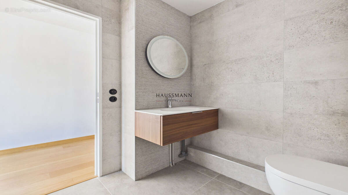 Appartement à PARIS-17E