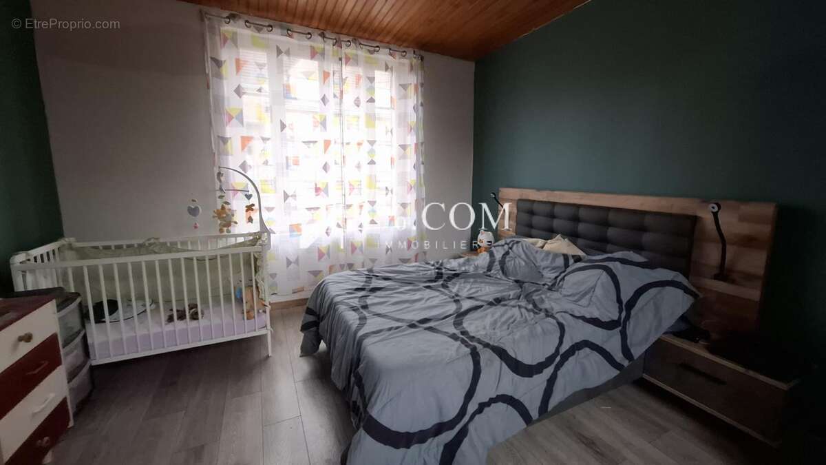 Maison à NEUVILLE-COPPEGUEULE