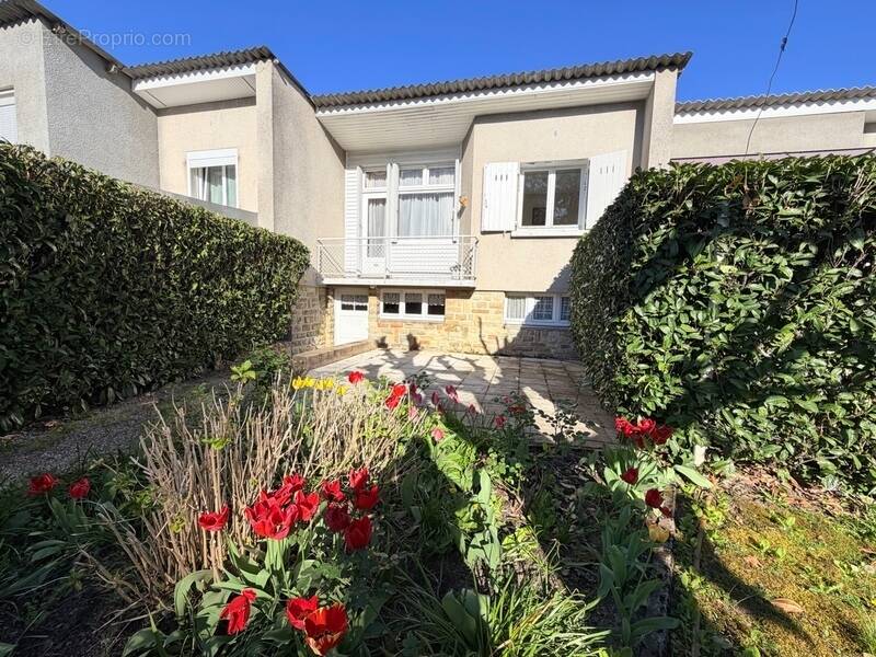 Maison à GUEUGNON