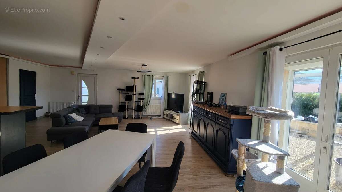 Maison à PIERREFONTAINE-LES-BLAMONT