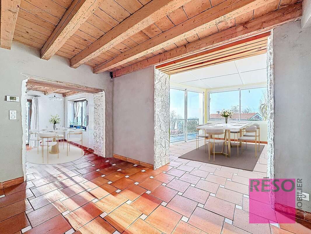 Maison à COLLONGES-SOUS-SALEVE