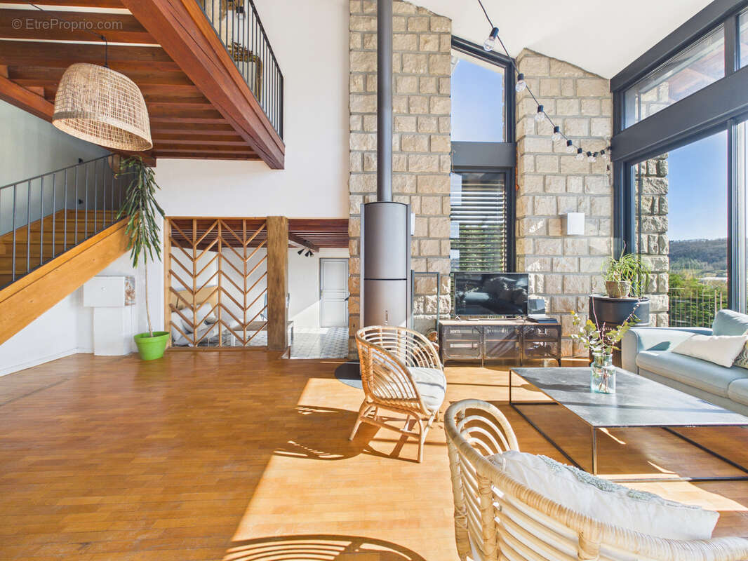 Maison à BRIVES-CHARENSAC