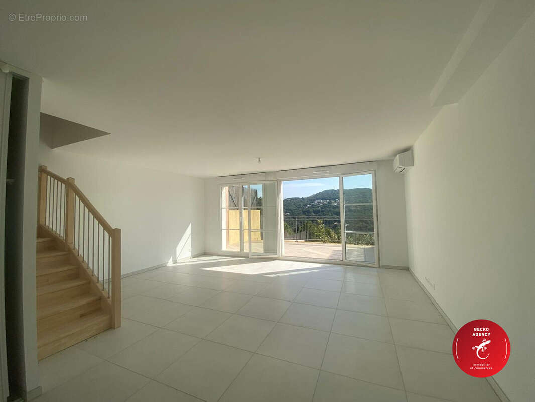 Maison 89 m² à La Garde-Freinet  - photo 6